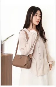 Lässige Damen Nylon Umhängetasche leichte Sommer Schultertasche einfache Pendler Tasche Detail