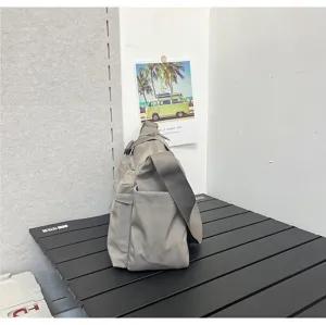 Große Kapazität lässige Nylon Schultertasche für Damen Pendeln Reisen leichte graue Tasche