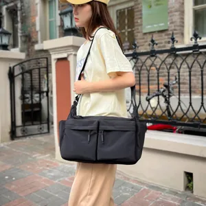 Große lässige Nylon Schultertasche für Damen, Pendler Reise Shopper mit mehreren Taschen.