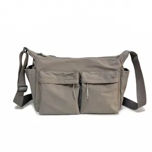 Grosse graue Nylon Umhängetasche lässige Crossbody Tasche für den Alltag und Reise.