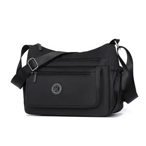 Schwarze Nylon Umhaengetasche fuer Damen casual Freizeittasche mit mehreren Faechern