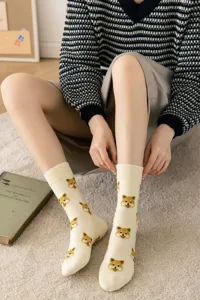 Chaussettes mi-mollet jacquard Shiba Inu mignonnes pour femmes, chaussettes coton hiver.