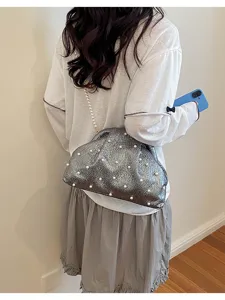 Sac bandoulière argenté perles nacrées femme pochette élégante de soirée détail chaîne mode