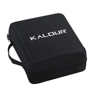 Bolsa de almacenamiento negra con cremallera vista de detalle para lápices de colores.