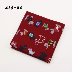 Heren stijlvolle pochet rood katoen met schattige Schotse terrier honden print ontwerp