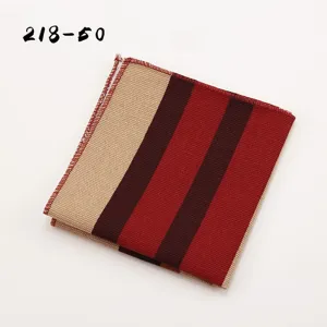 Heren gestreept pochet detailweergave, stijlvol casual stoffen opgevouwen accessoire mooi.