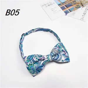 Herren Paisley Blumen Fliege, verstellbarer Riemen, elegante Hochzeitsfeier formelles Accessoire.