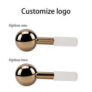 Gedetailleerd uitzicht op gezichtsijskogels met metalen bol en siliconen handvat voor logo.