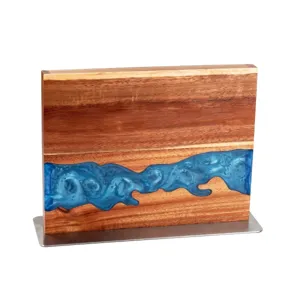 Porte-couteau magnétique en bois d'acacia avec design en résine bleue et base en acier.