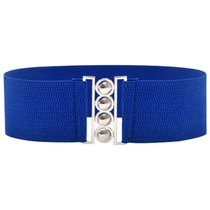 Nahaufnahme des blauen elastischen Damen-Taillengürtels mit silbernem Metallverschluss.