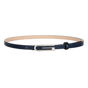 Cinturón de cuero fino minimalista para mujer con hebilla plateada para vestidos.