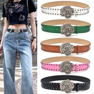 Ceinture en Cuir PU Rivets Métalliques Fleur de Rose Punk Rétro pour Femmes Mode Décontracté Taille Ajustable Style Gothique Cool
