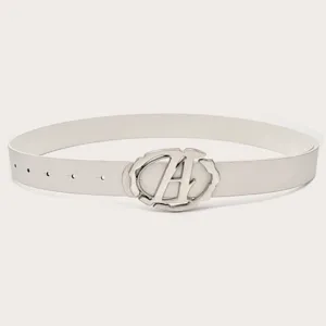Witte lederen riem met zilverkleurige artistieke ovale letter A gesp modieus accessoire