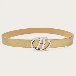 Gouden lederen riem met opvallende metalen letter A gesp, stijlvol accessoire.