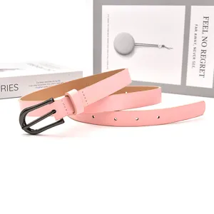 Ceinture fine en cuir rose pour femme, ceinture de robe minimaliste avec boucle noire.