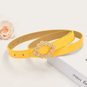 Gele PU lederen riem met schitterende strass ingelegde gesp voor dames mode jurk outfits.