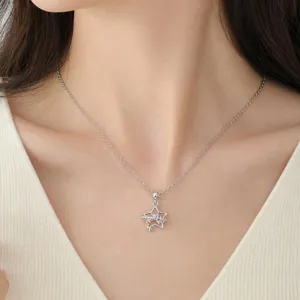 Silberne Stern Anhänger Halskette mit glitzernden Kristallen und filigraner Kette, eleganter Schmuck.
