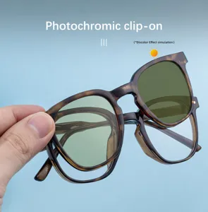 Classic tortoiseshell square photochromic clip-on sunglasses for men and women daily wear