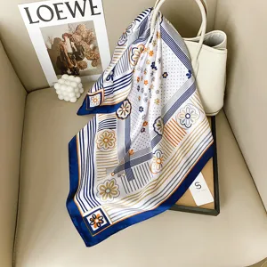 Élégant foulard carré à imprimé floral de style français, doux foulard de cou pour femme.