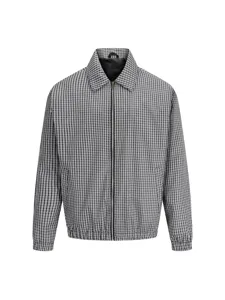 Giacca casual con zip a quadri neri e bianchi da uomo capospalla moda autunno 2026.