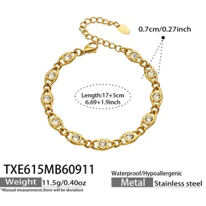 Detailansicht des goldenen Edelstahl Zirkon Armbands mit 17+5cm Länge und 11,5g Gewicht.