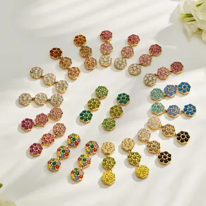 Bunte Strassblumen Ohrringe Set, trendiger Dopamin Schmuck vergoldet glänzend.