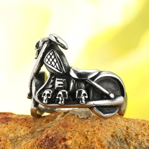 Vintage motorfiets schedel ring voor mannen, roestvrij staal biker statement sieraden.