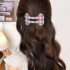 Ruitjes bot haarclip voor dames, stijlvol plat PVC eendenbek haaraccessoire voor styling.