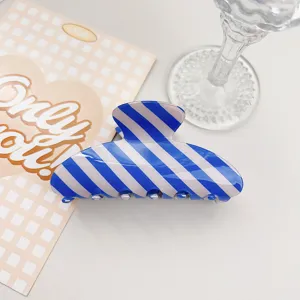 Blue and white striped PVC hair claw clip, chic summer fresh hair accessory for daily styling.