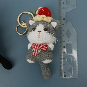 Porte-clés chat au crochet fait main mignon pendentif de sac en peluche gâteau aux fraises