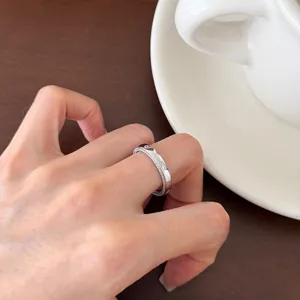 Bague pavee en argent S925 pour femmes mode design elegant bijoux de doigt index