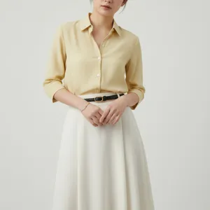 Ceinture fine élégante pour femme avec boucle métallique rétro pour un style tendance.