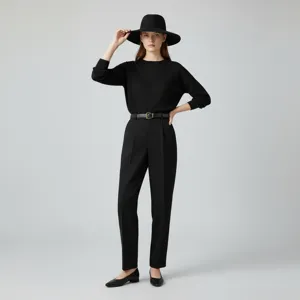Ceinture en cuir véritable pour femme avec boucle ardillon dorée rétro, design noir pour look chic.