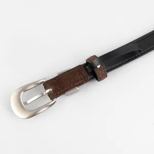 Damen Ledergürtel Detailaufnahme with eleganter silberner Schnalle und braunem Wildleder-Akzent.