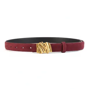 Ceinture en suédine pour femme avec boucle dorée, style rétro pour toutes tenues.