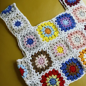 Gilet en tricot à carreaux crocheté à la main doux haut sans manches d'été pour femmes