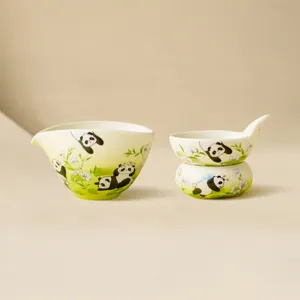 Set de filtre à thé panda en céramique avec tasse et infuseur, joli motif floral de printemps.