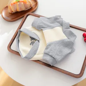 Schuetzenwerter Haustier Winterwarmer Pullover fuer kleine Hunde und Katzen, grau-beige.