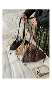 Sac porté épaule tressé plissé sac nuage mode sac à main femme style automne chic