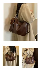 Retro grote capaciteit schoudertas voor dames, stijlvolle vintage tote tas voor werk.