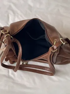 Vintage bruine grote schoudertas voor dames casual shopper handtas tote bag met berenhanger