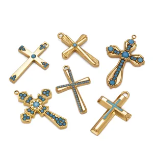Ciondoli a croce placcati in oro con strass blu, perfetti per accessori di gioielli fai da te.