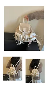 Mochila pequeña de estilo coreano con múltiples bolsillos y bonito colgante de perro de peluche.