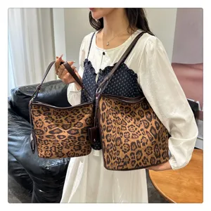 Borsa secchiello donna stampa leopardo camoscio vintage casual tracolla spalla elegante