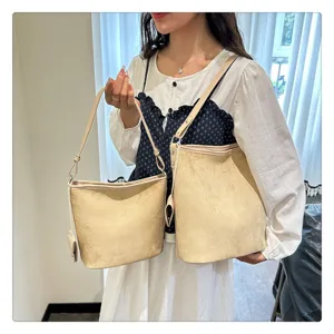Borsa a secchiello in camoscio vintage minimalista da donna, tracolla casual vista dettagliata