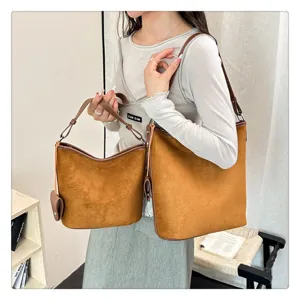 Borsa a secchiello a tracolla in camoscio rétro per donna, set di borsa casual dal design minimal.