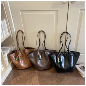 Grote zachte lederen shopper tas in vintage stijl voor dagelijks gebruik en schoudertas