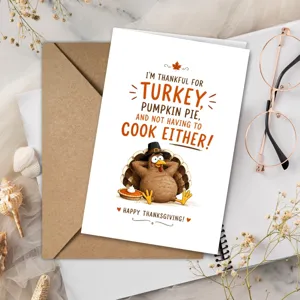 Biglietto auguri Thanksgiving dettaglio con illustrazione tacchino divertente e busta festa.