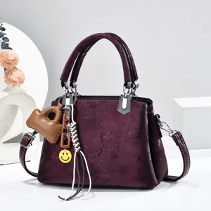 Elegante borsa da donna in pelle PU retro tote borsa a tracolla con ciondoli per l'uso quotidiano.