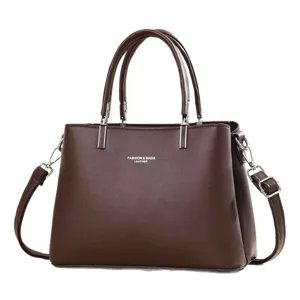 Klassieke bruine lederen dameshandtas, elegante schoudertas en crossbodytas voor dagelijks.